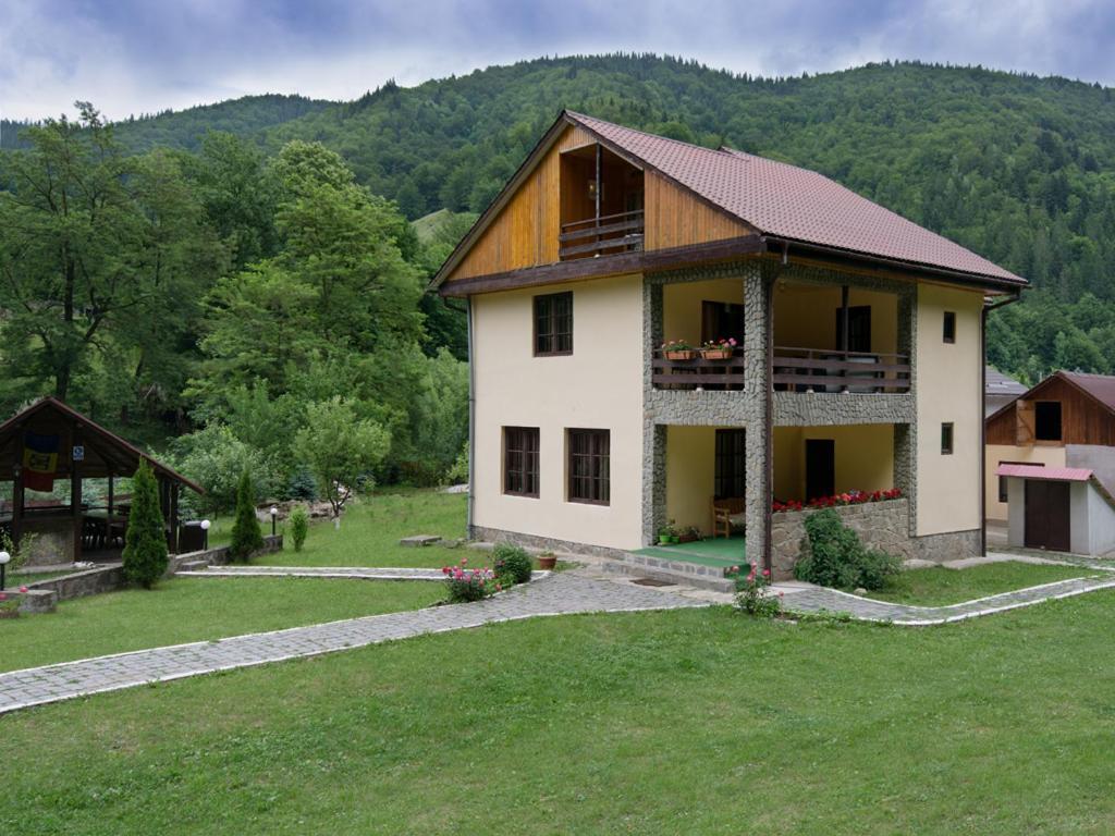 Hotel Pensiunea Bobu Izvoru Muntelui Exterior foto